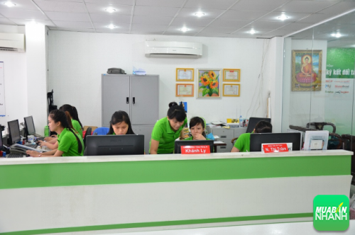Nhân viên chăm sóc khách hàng tại InTemDecal.vn